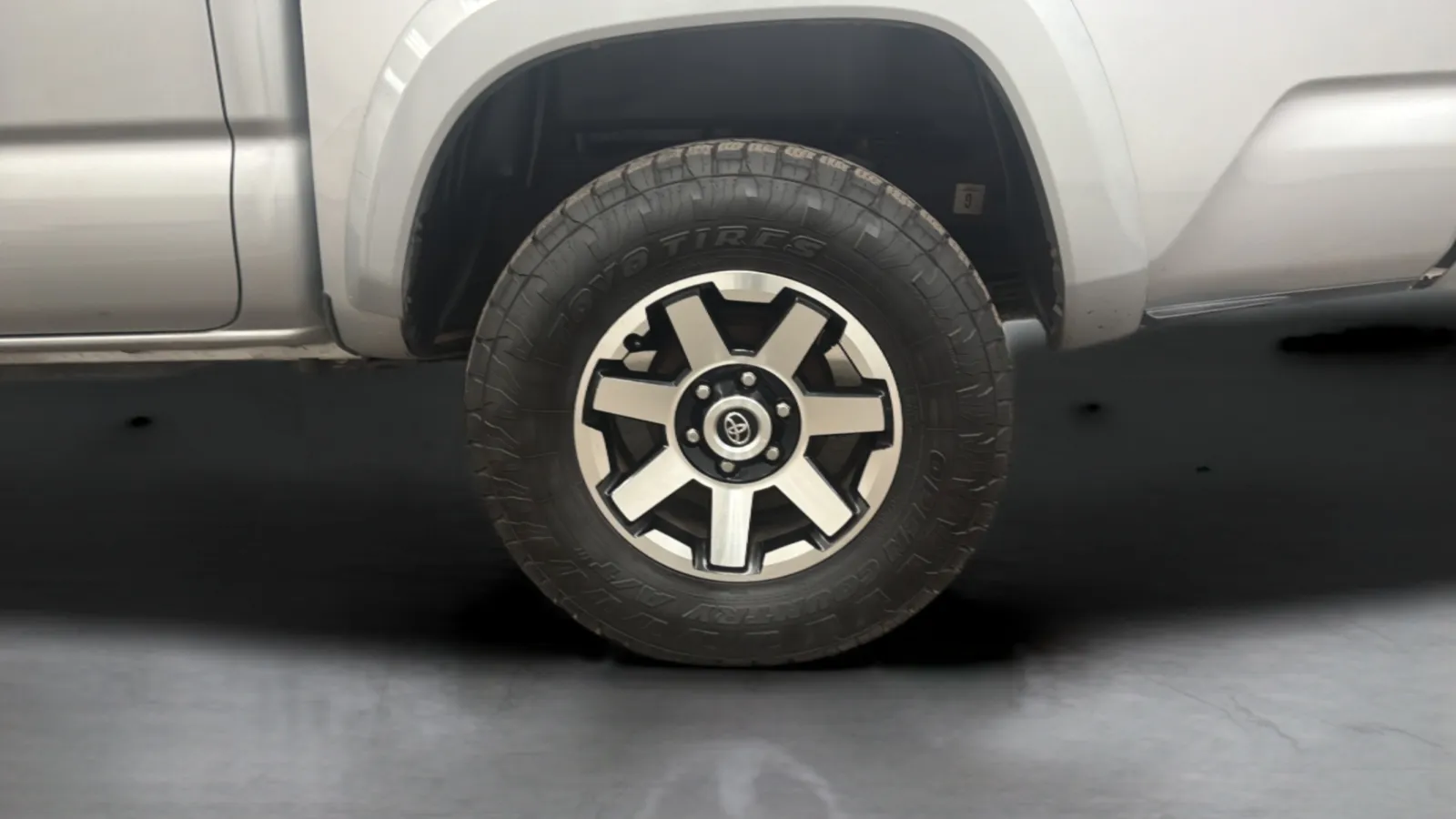 Toyota Tacoma photo 29