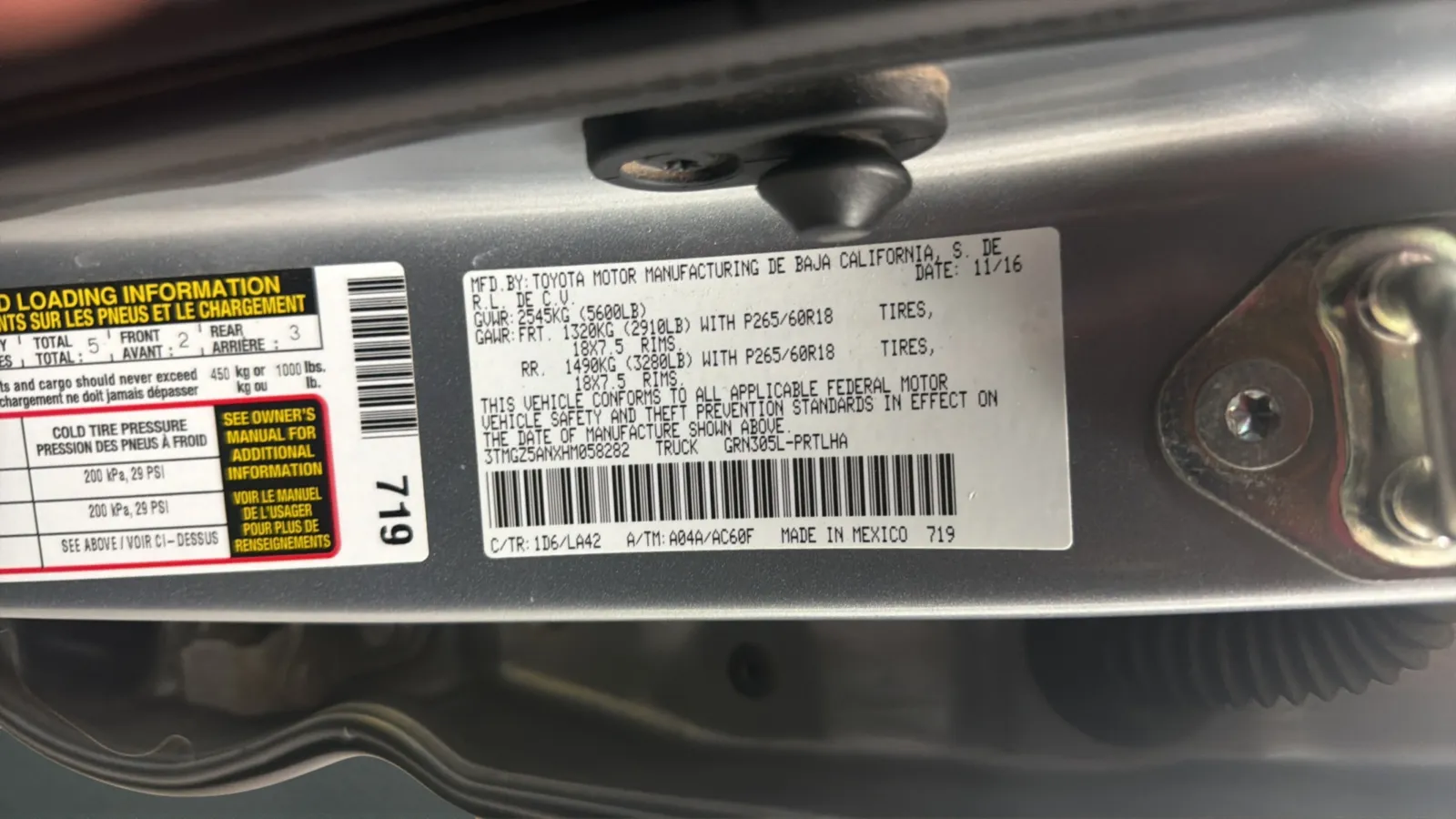 Toyota Tacoma photo 26