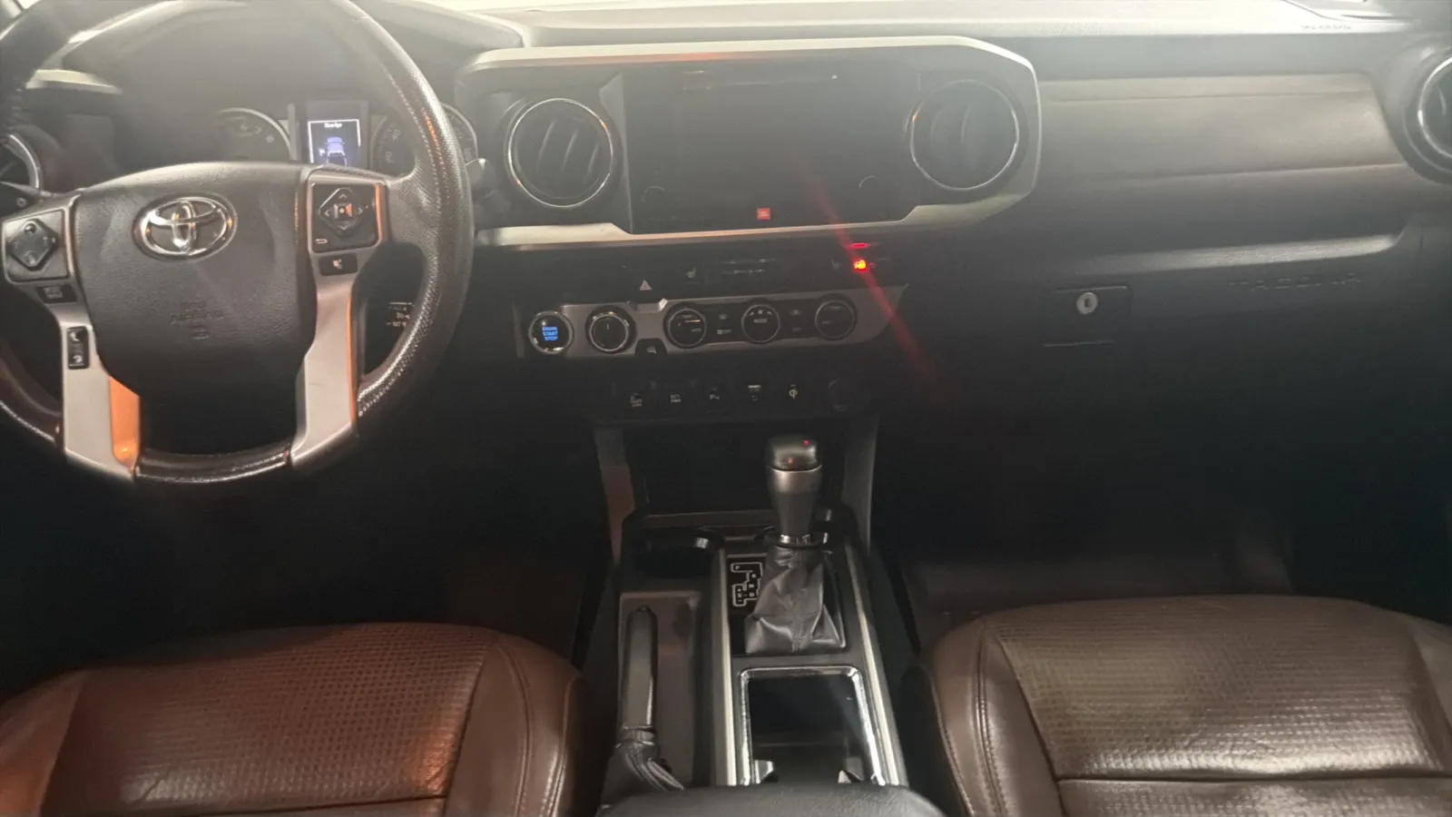 Toyota Tacoma photo 16