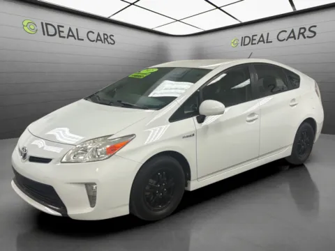 White 2015 Toyota Prius Three for sale in Mesa, AZ