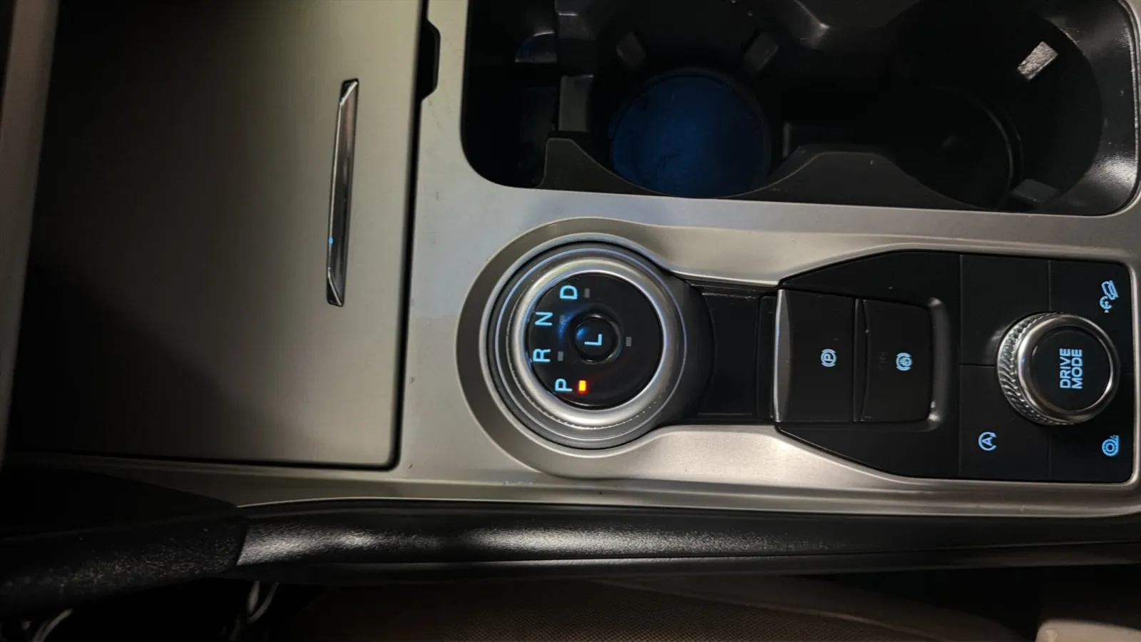 Ford Explorer photo 12