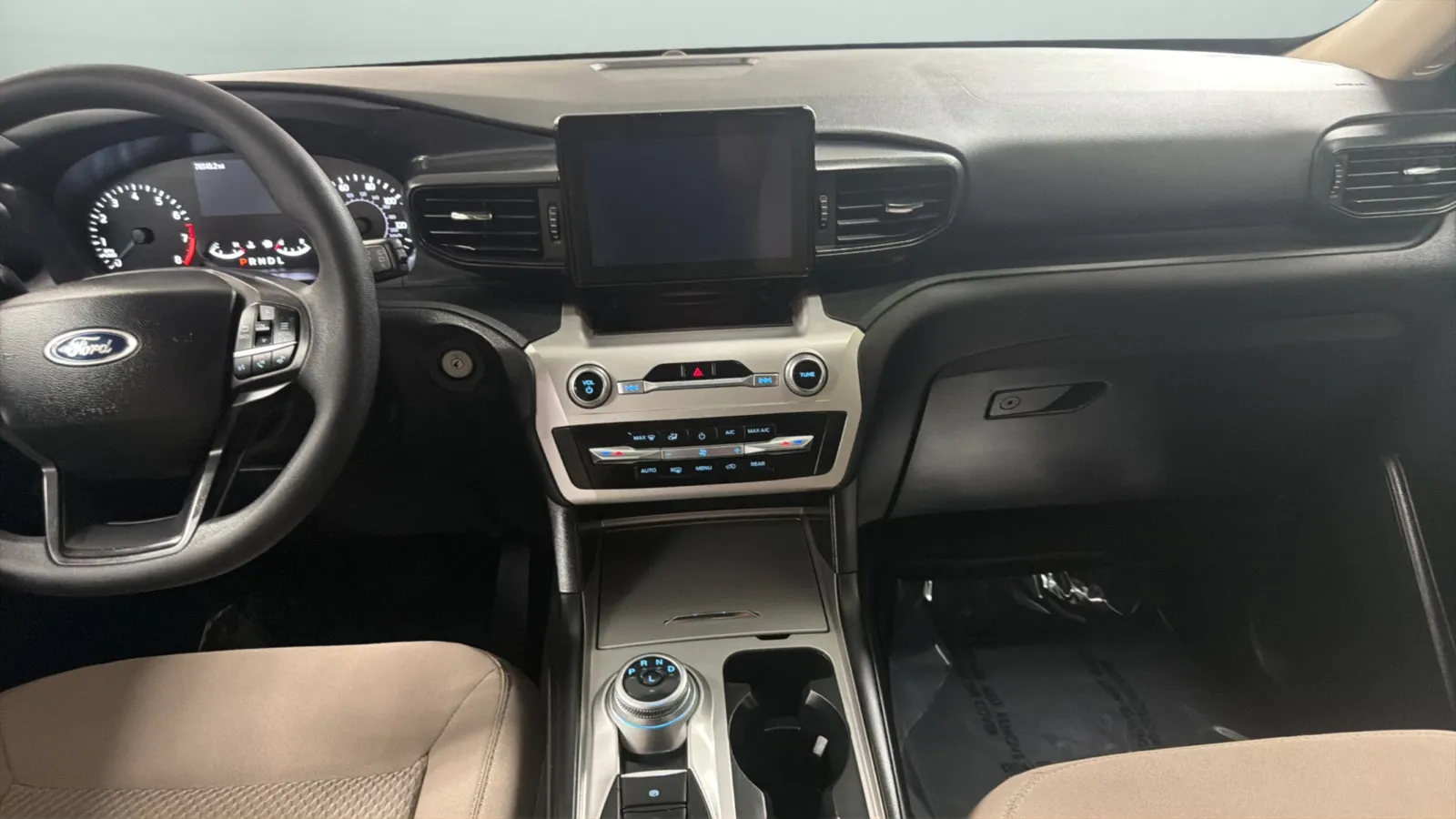 Ford Explorer photo 15