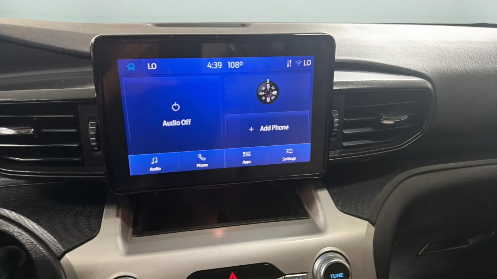 Ford Explorer photo 13