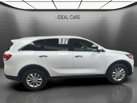 More photos of 2017 Kia Sorento LX at Ideal Cars - East Mesa (Hill), AZ
