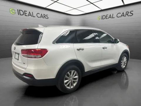 More photos of 2017 Kia Sorento LX at Ideal Cars - East Mesa (Hill), AZ