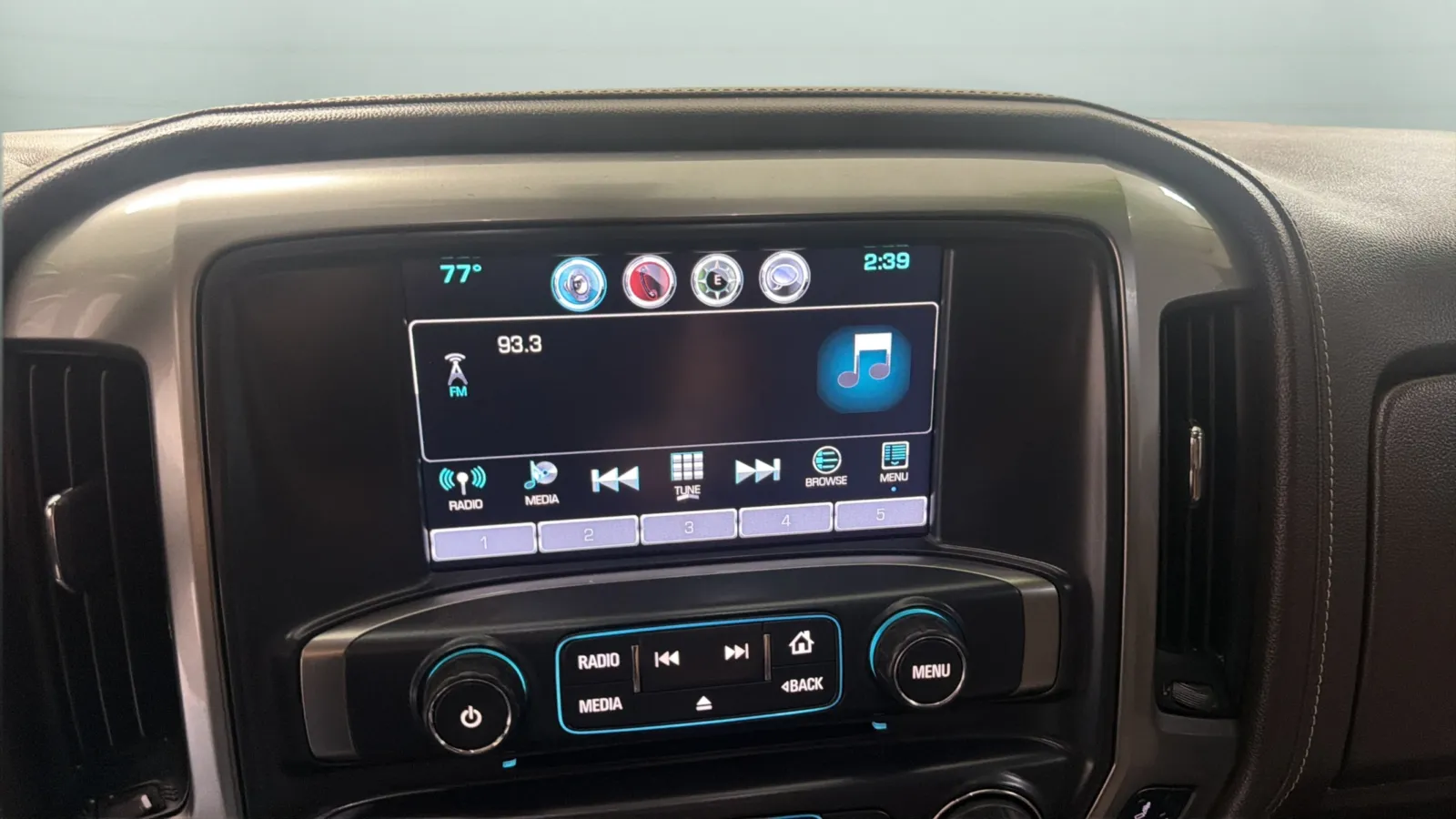 Chevrolet Silverado photo 14