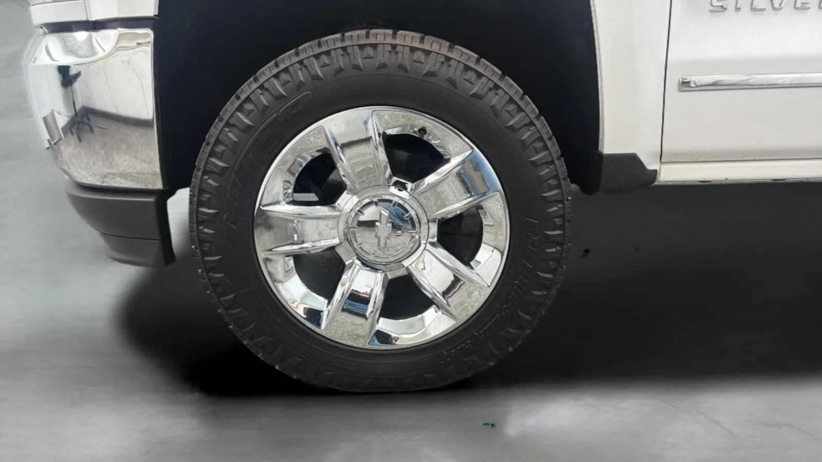 Chevrolet Silverado photo 27