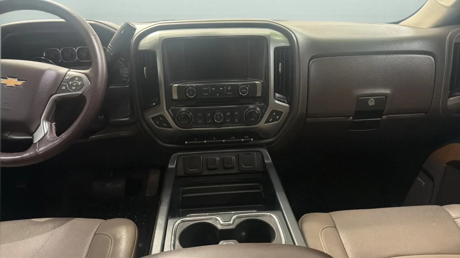 Chevrolet Silverado photo 16