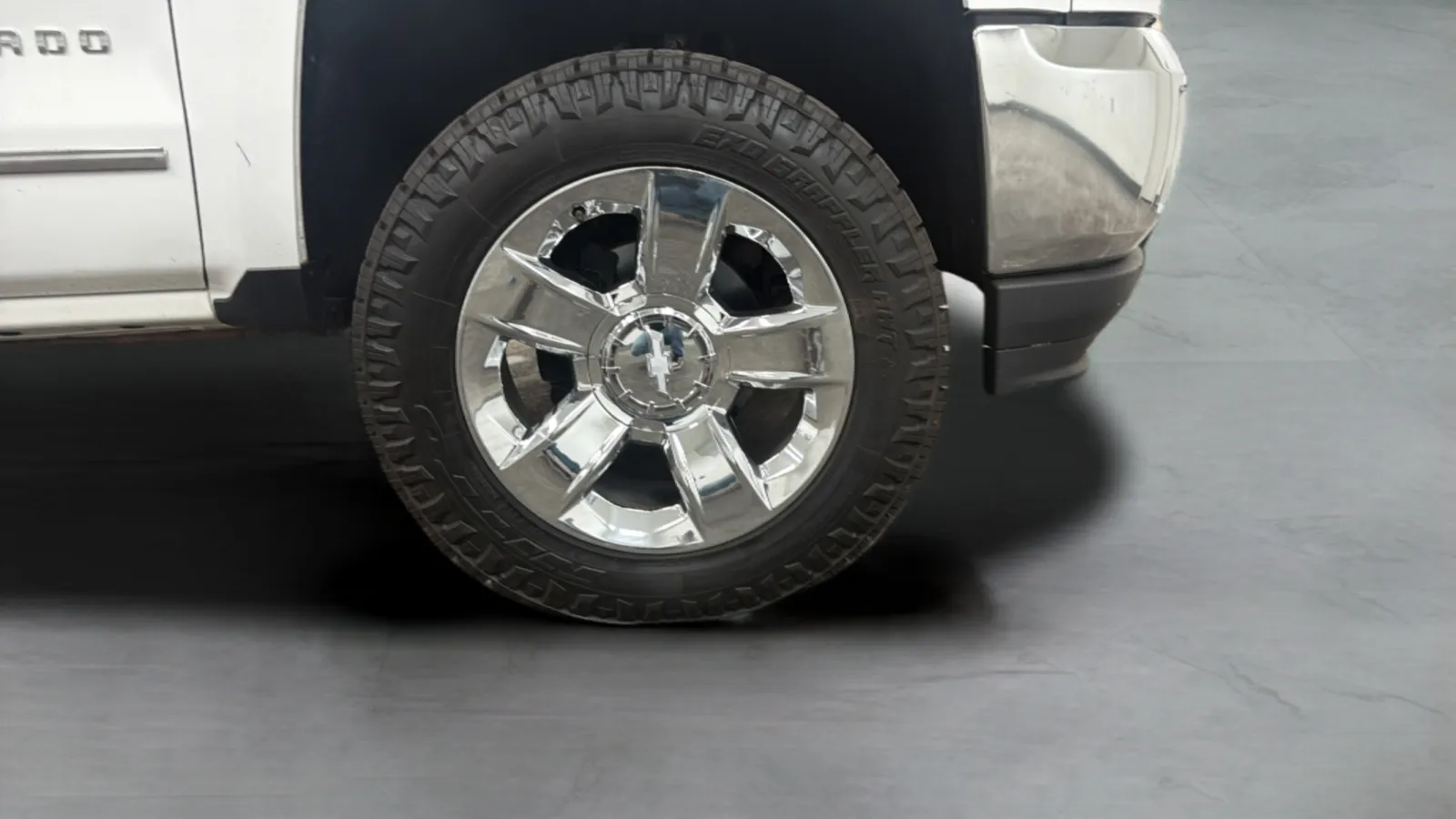 Chevrolet Silverado photo 24