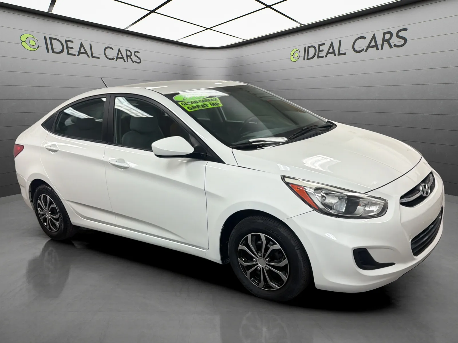 Hyundai Accent photo 3