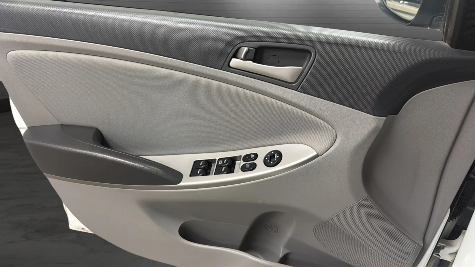 Hyundai Accent photo 15