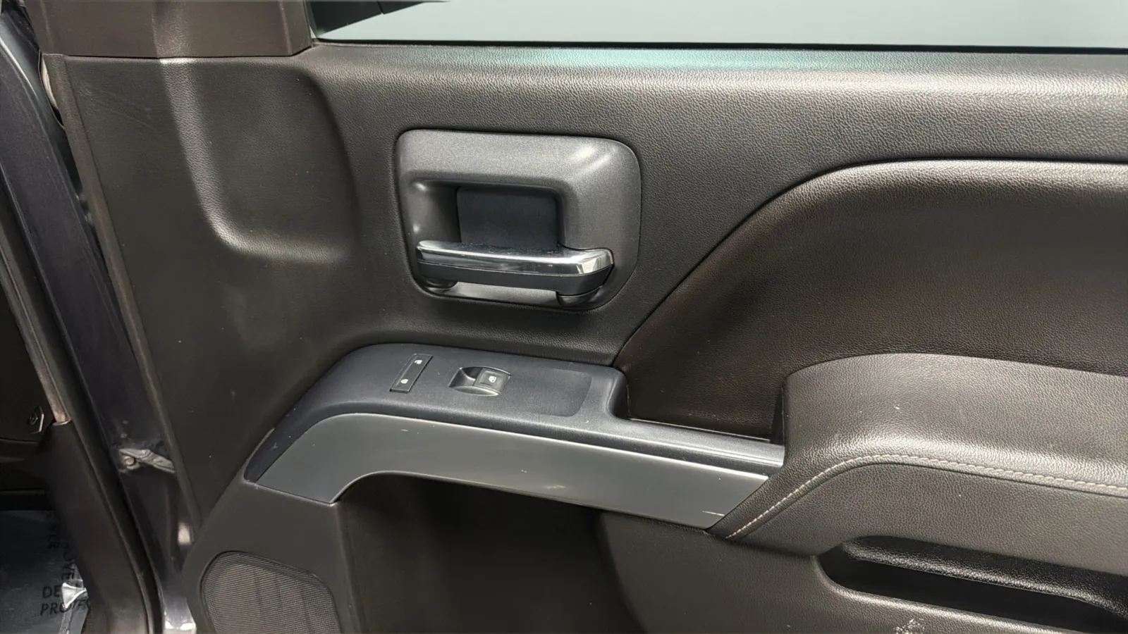 Chevrolet Silverado photo 17