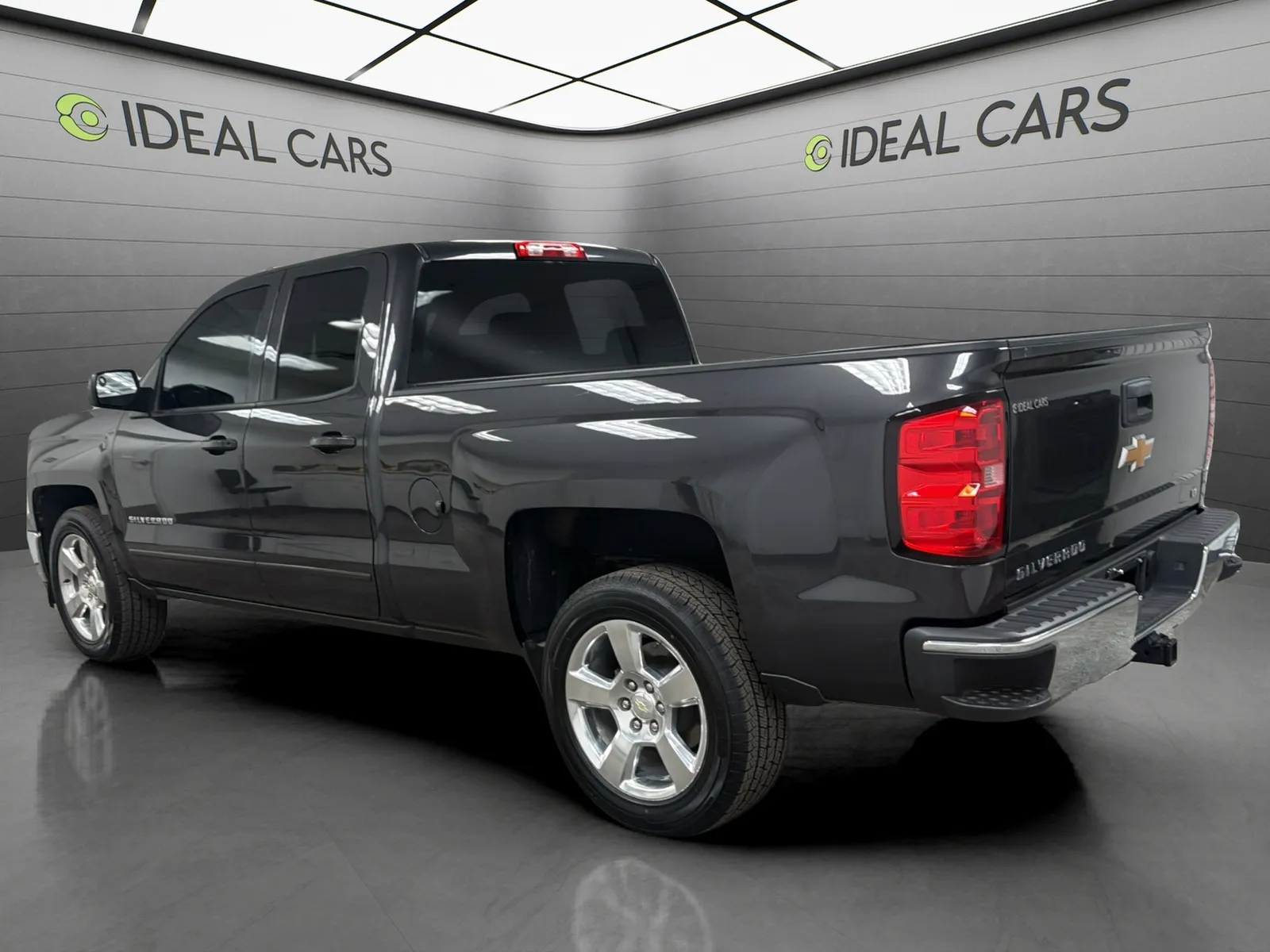 Chevrolet Silverado photo 7