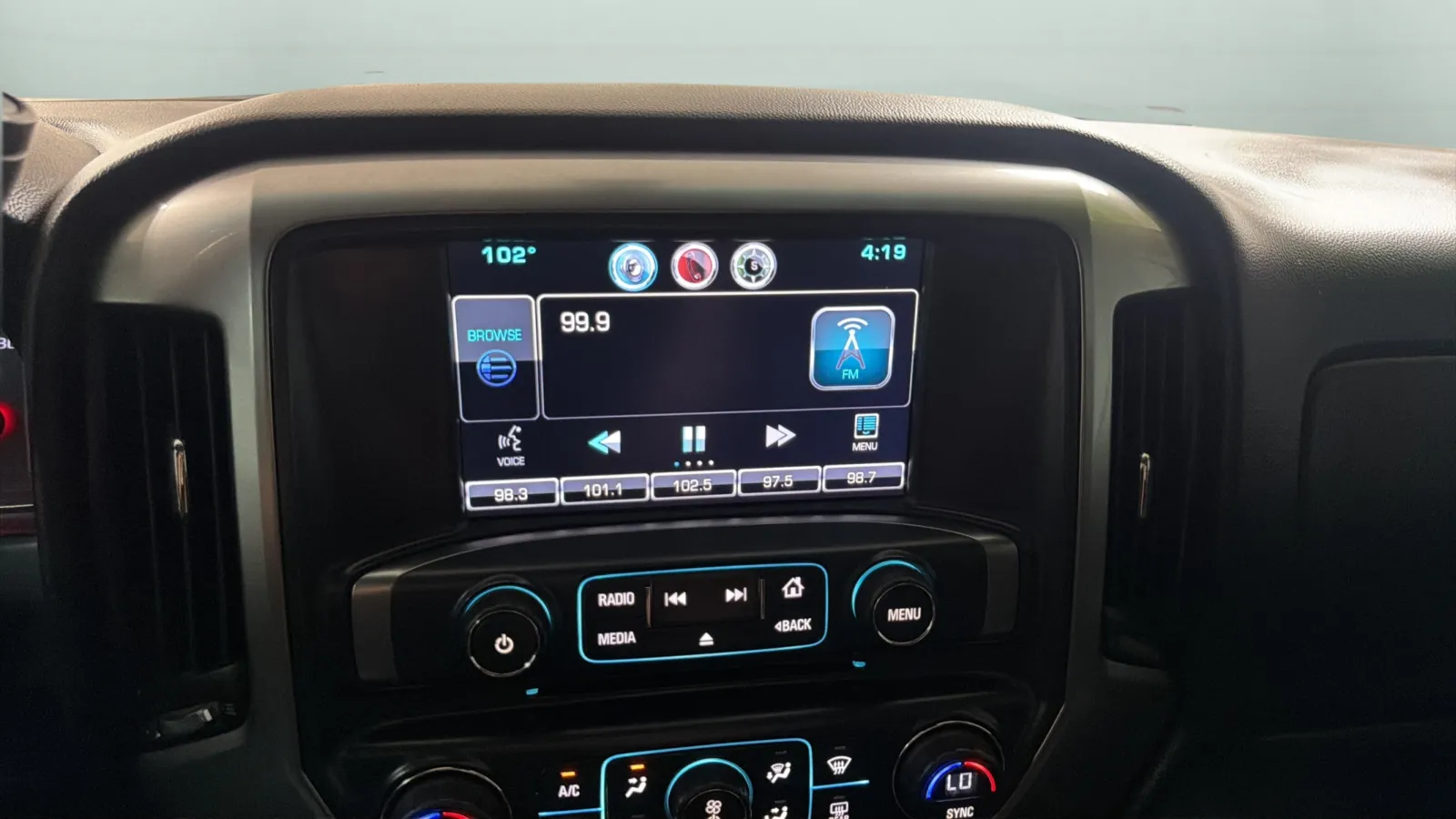 Chevrolet Silverado photo 13