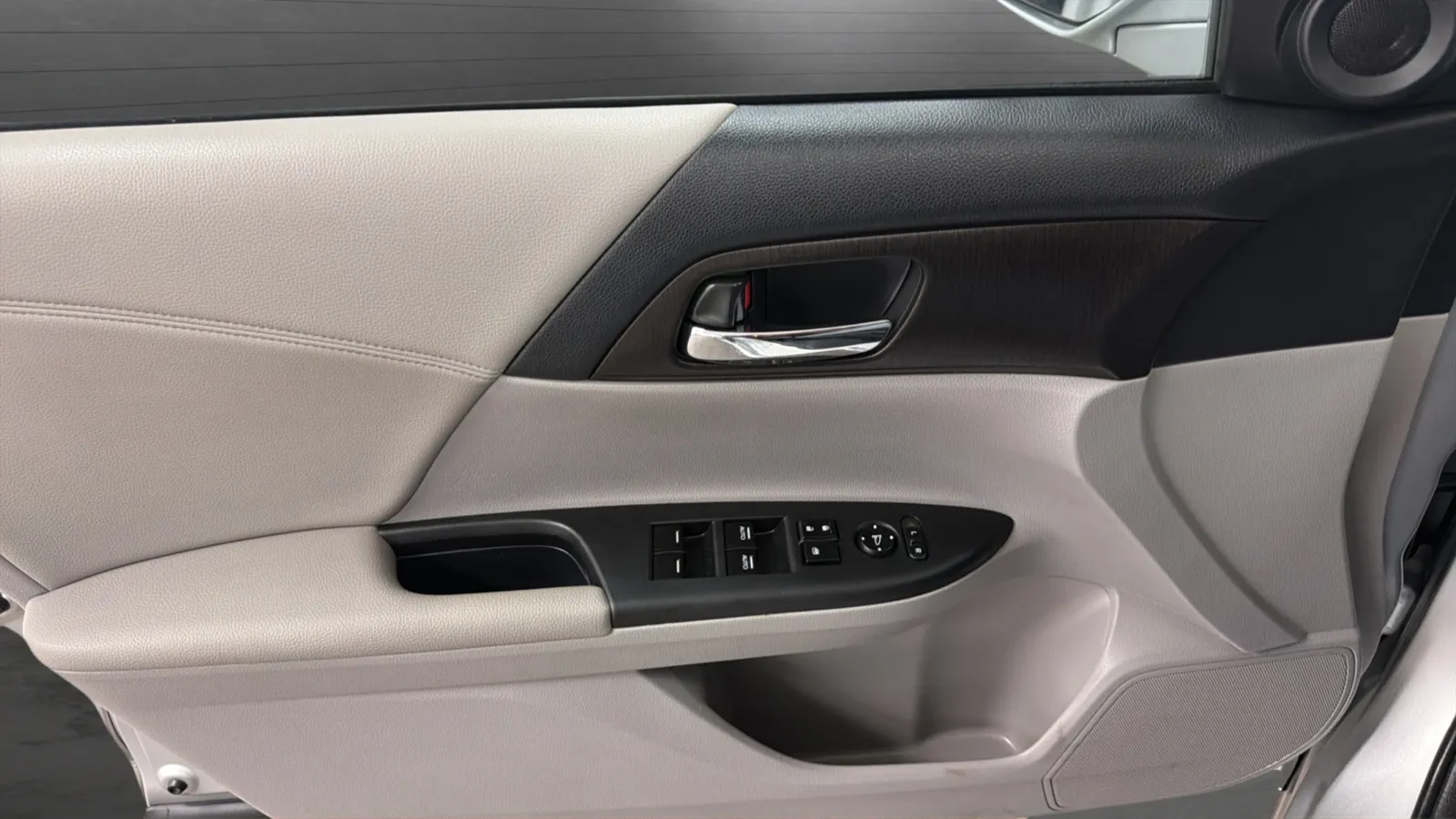 Honda Accord photo 17