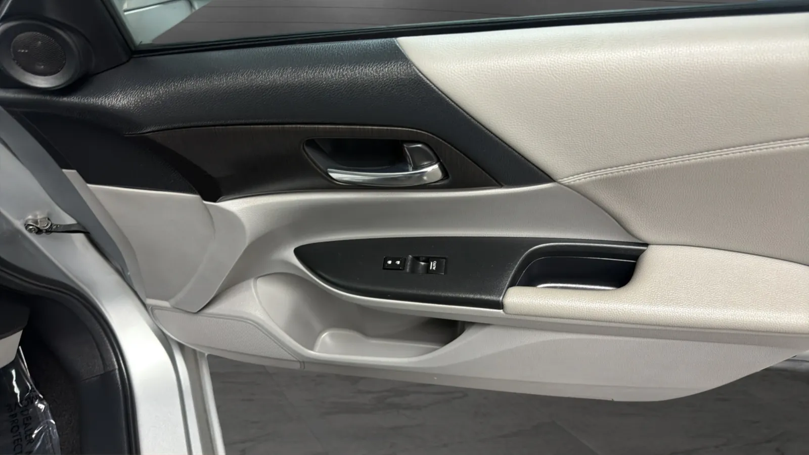 Honda Accord photo 18