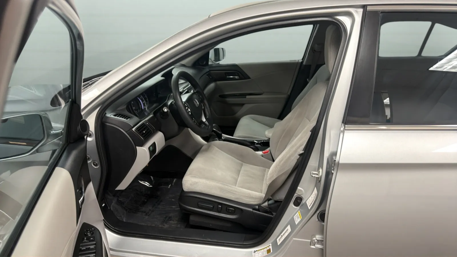 Honda Accord photo 21
