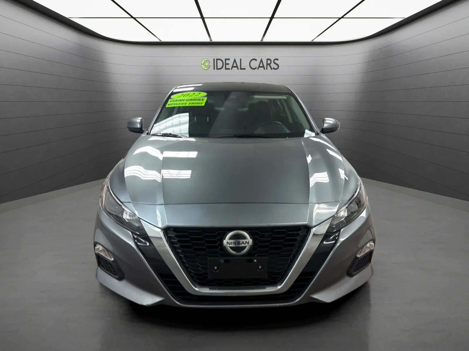 Nissan Altima photo 2