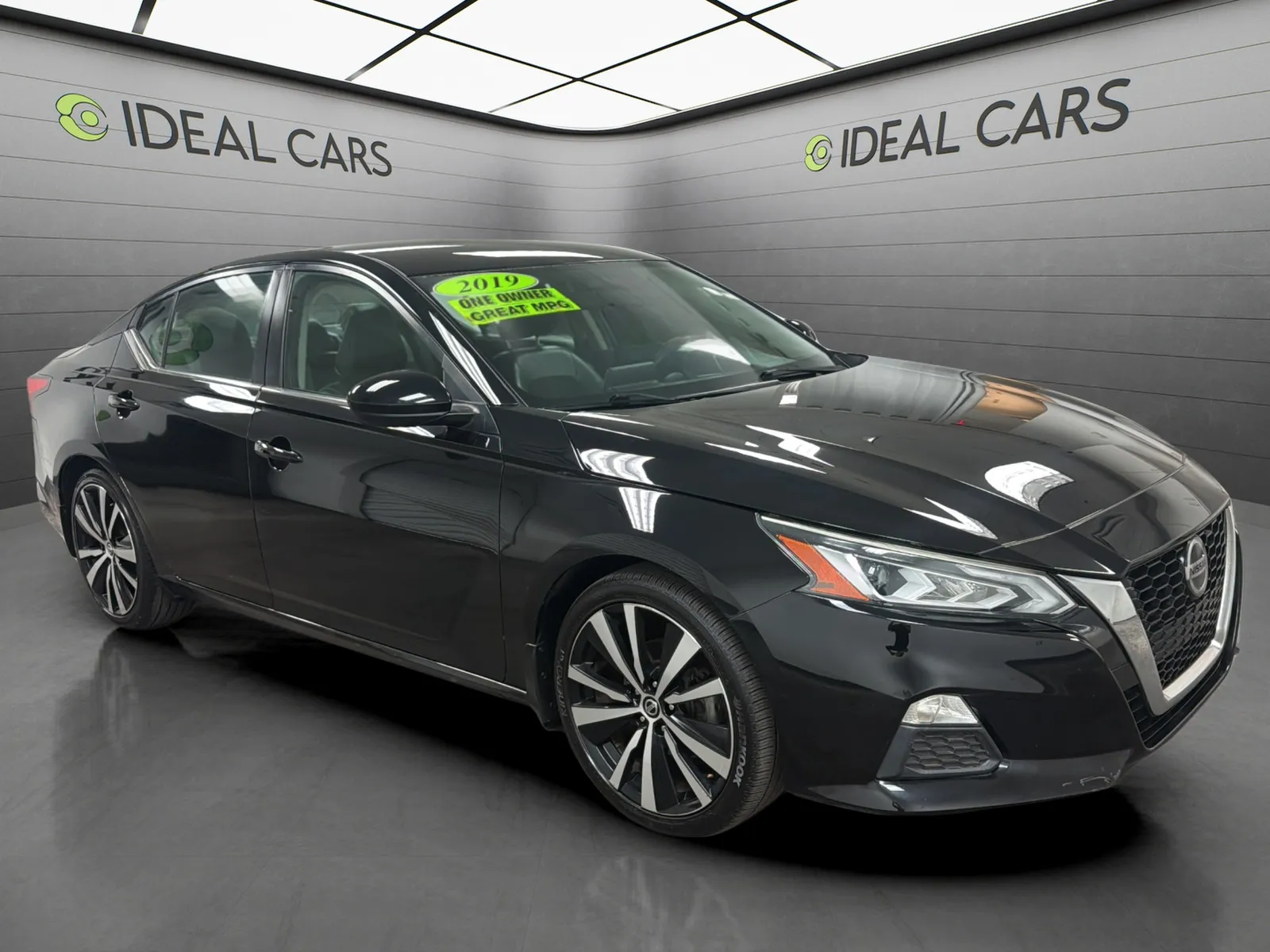 Nissan Altima photo 3