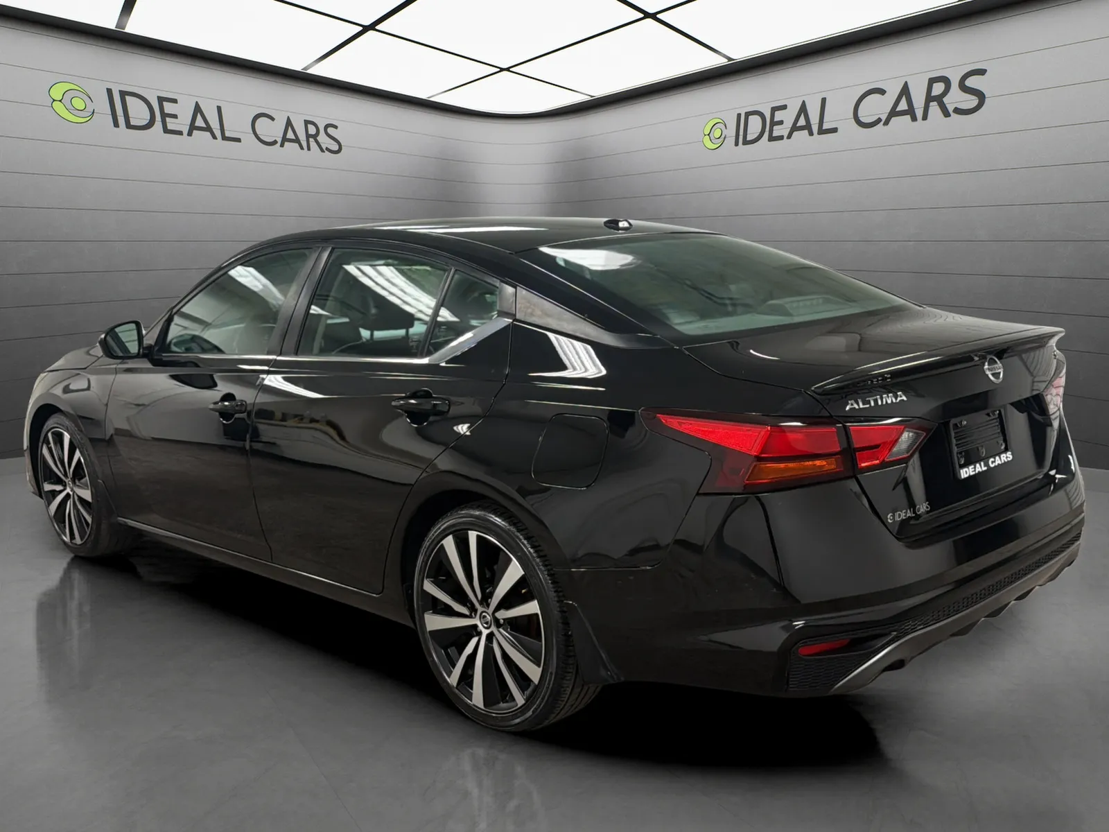 Nissan Altima photo 7