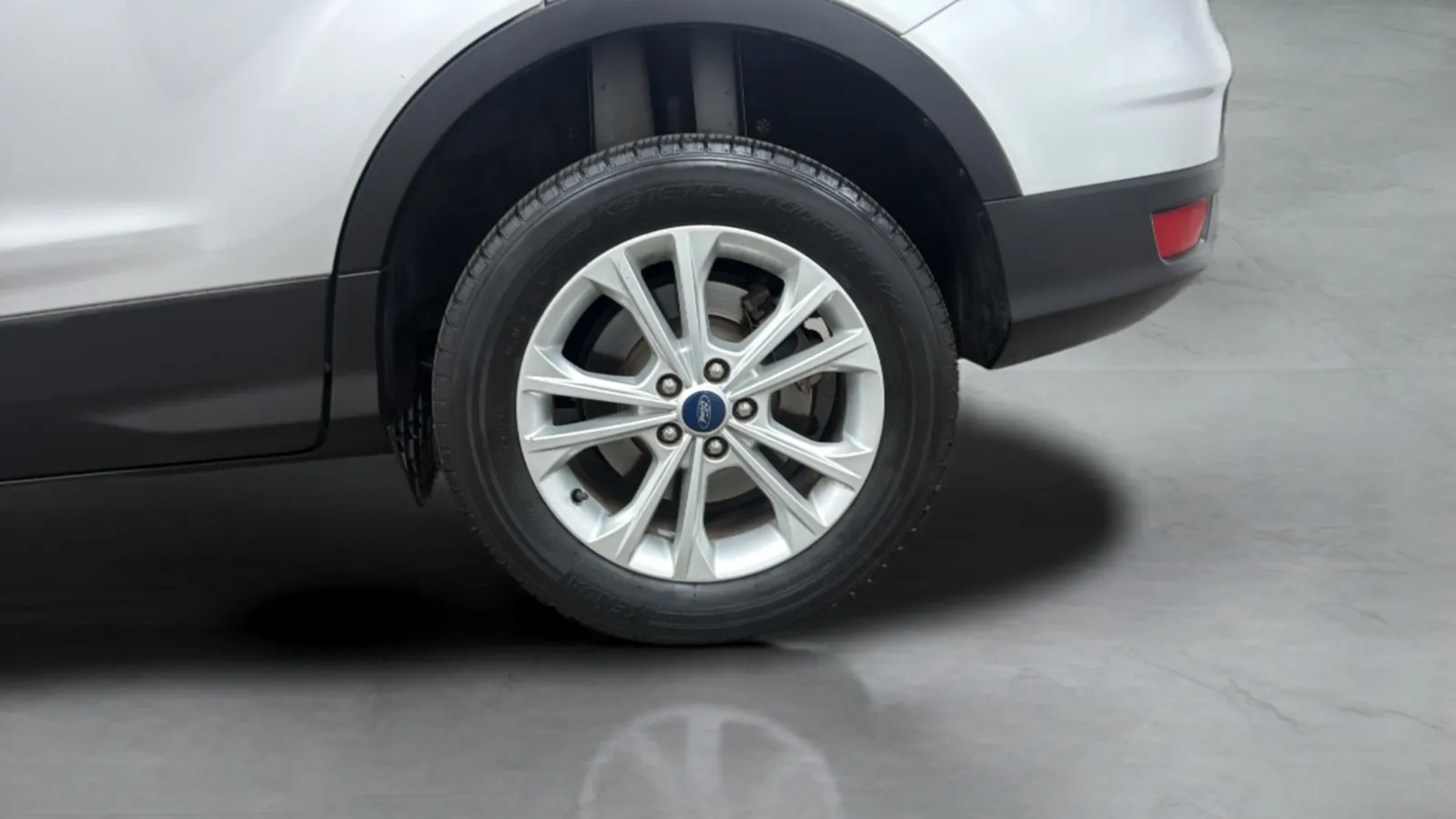 Ford Escape photo 26