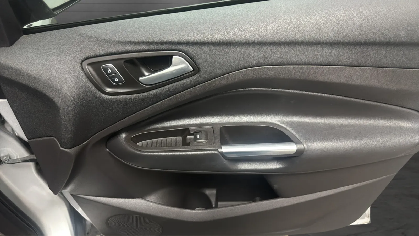 Ford Escape photo 17