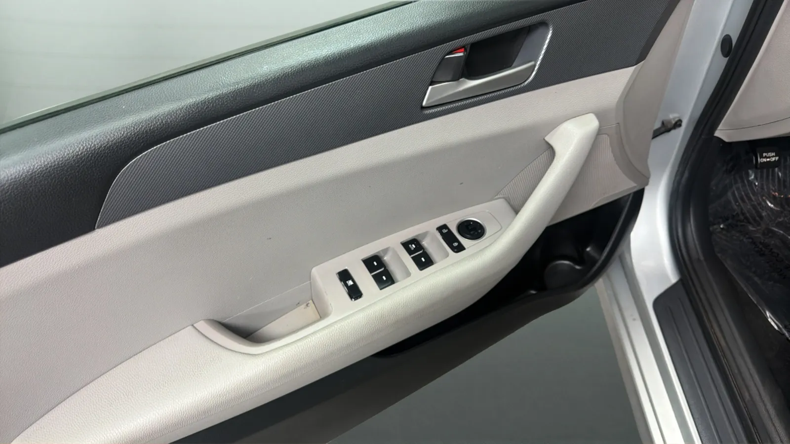 Hyundai Sonata photo 16