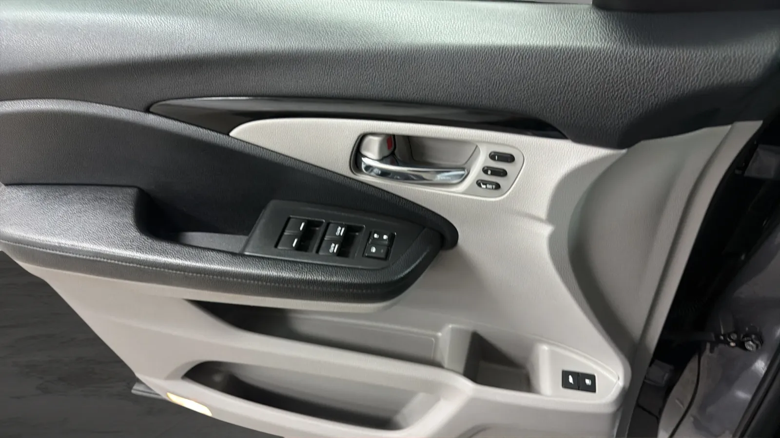 Honda Pilot photo 17