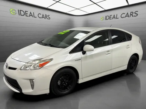White 2015 Toyota Prius Two for sale in Mesa, AZ