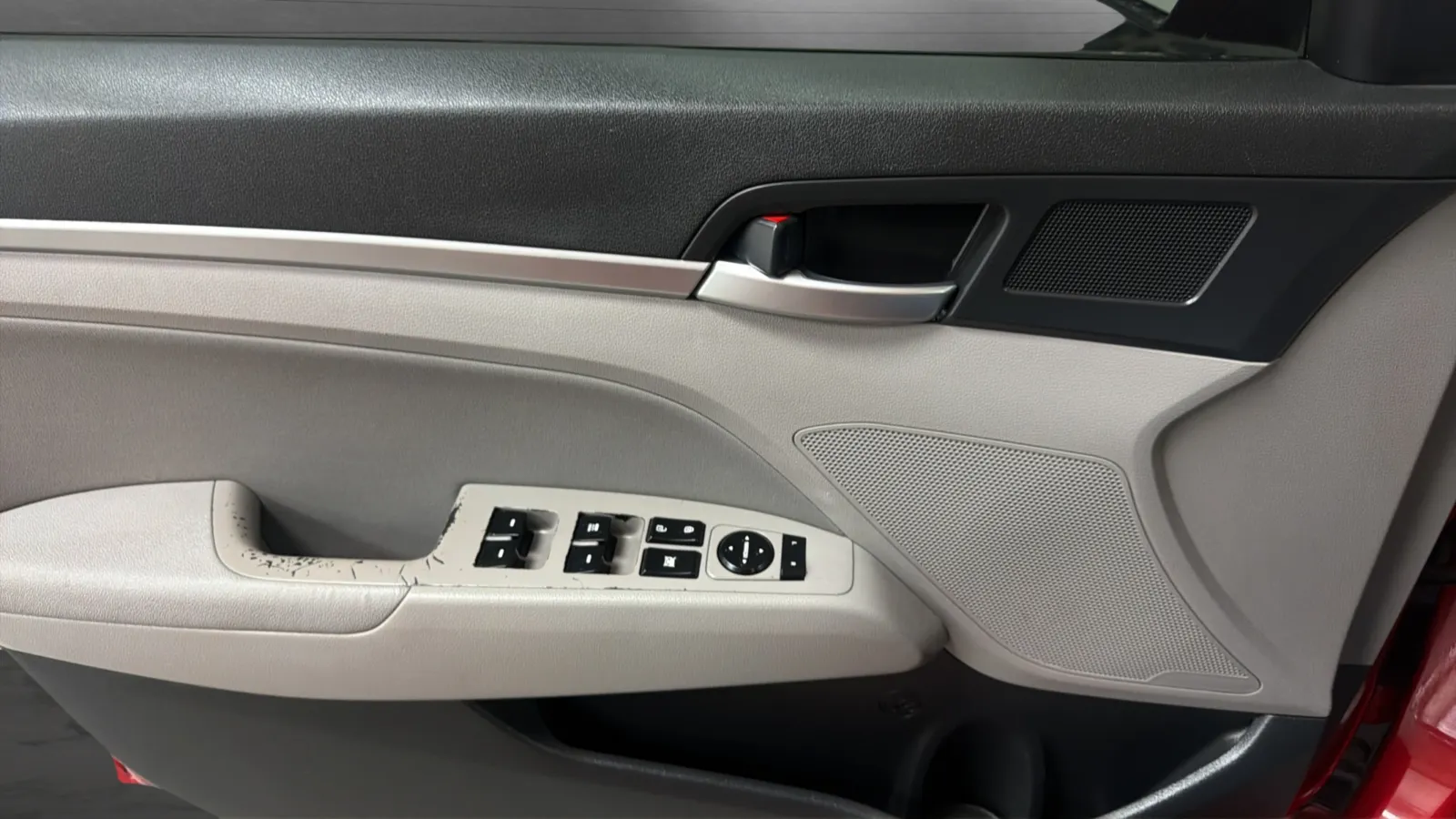 Hyundai Elantra photo 16