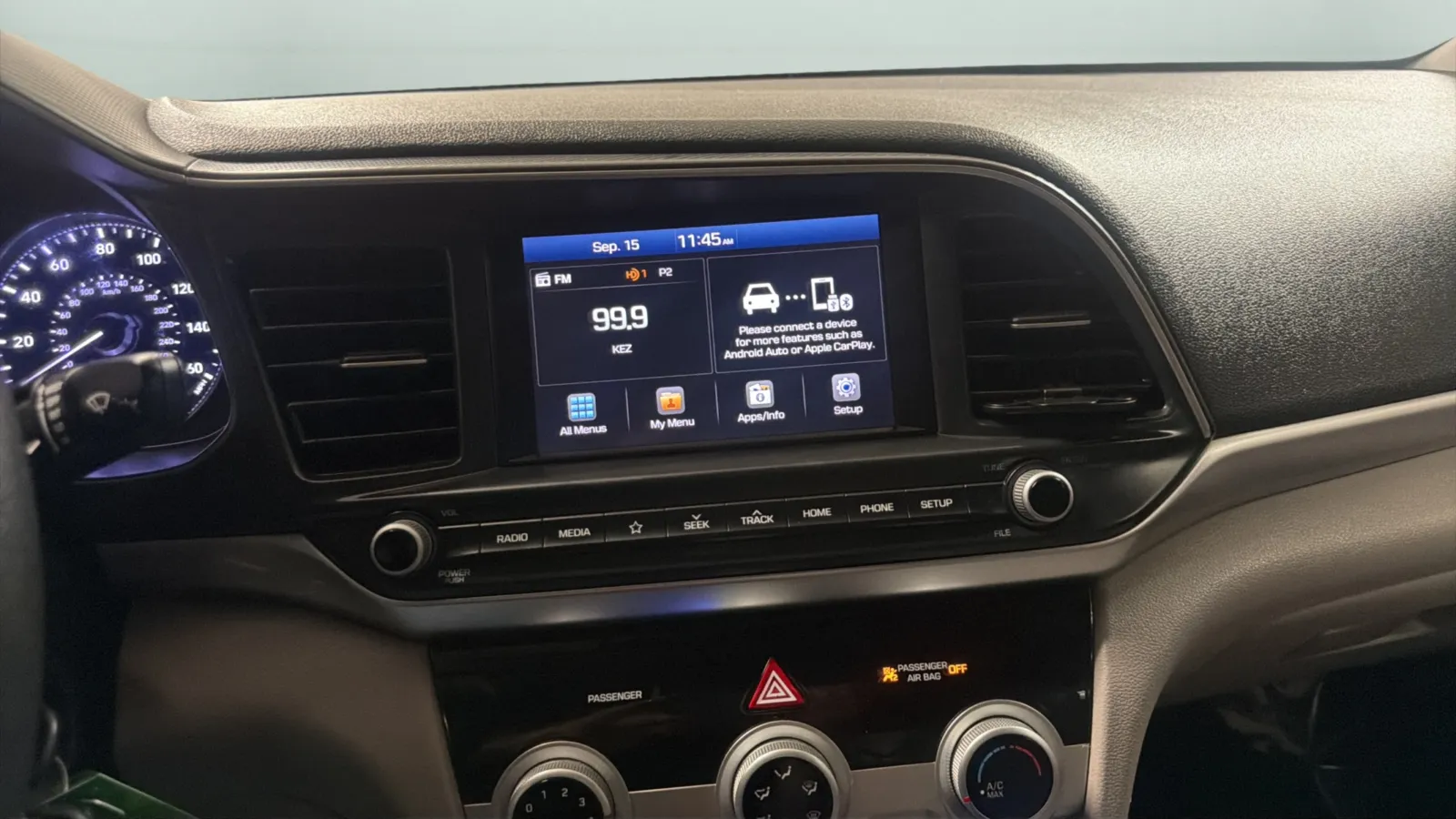 Hyundai Elantra photo 13