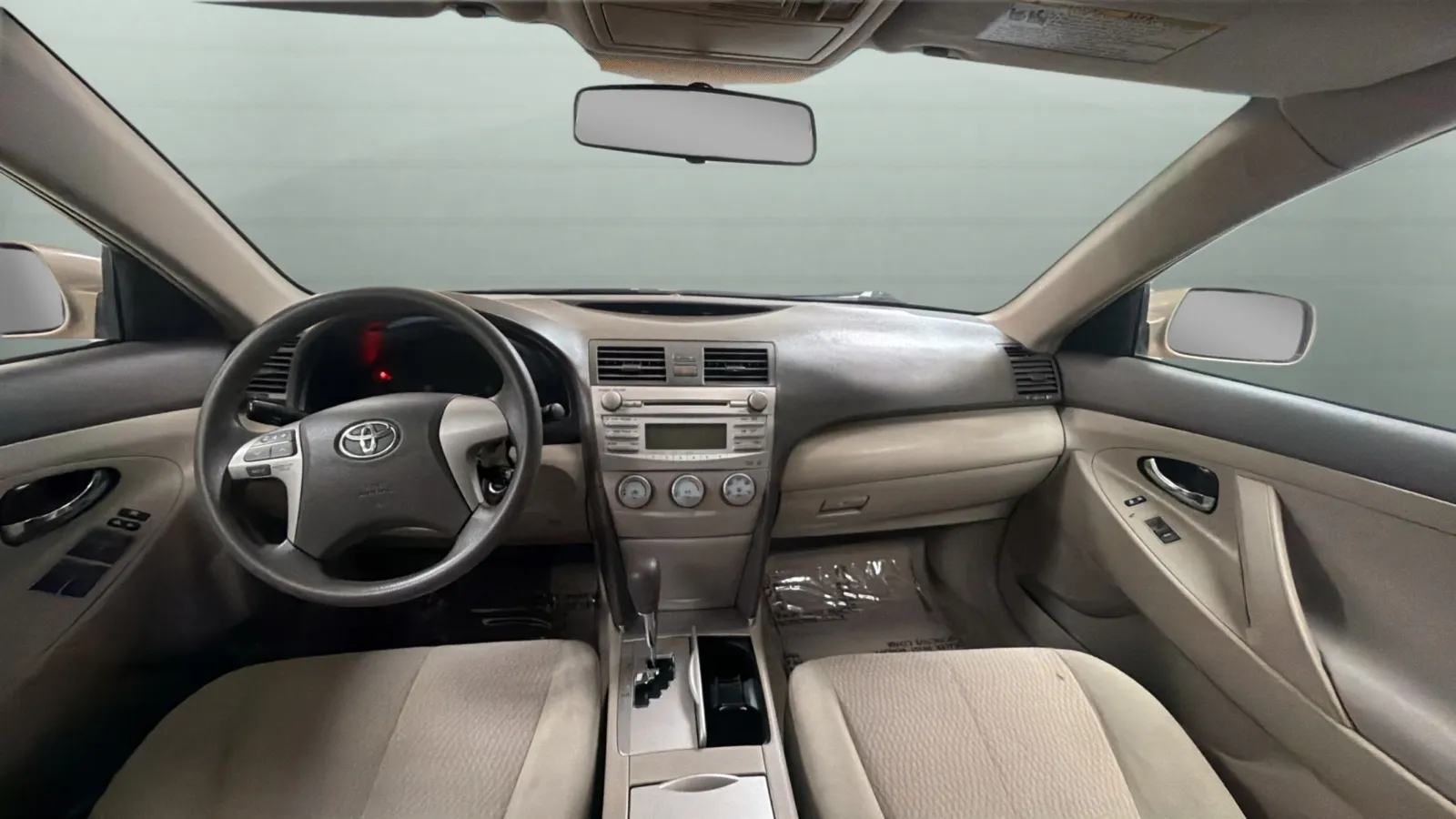 Toyota Camry photo 9