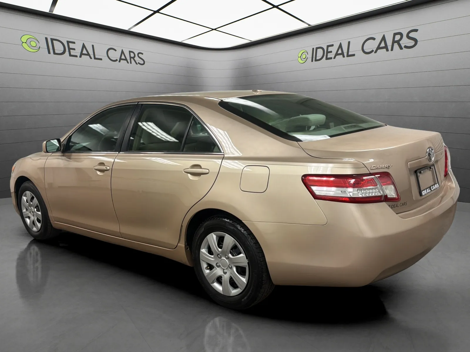 Toyota Camry photo 7