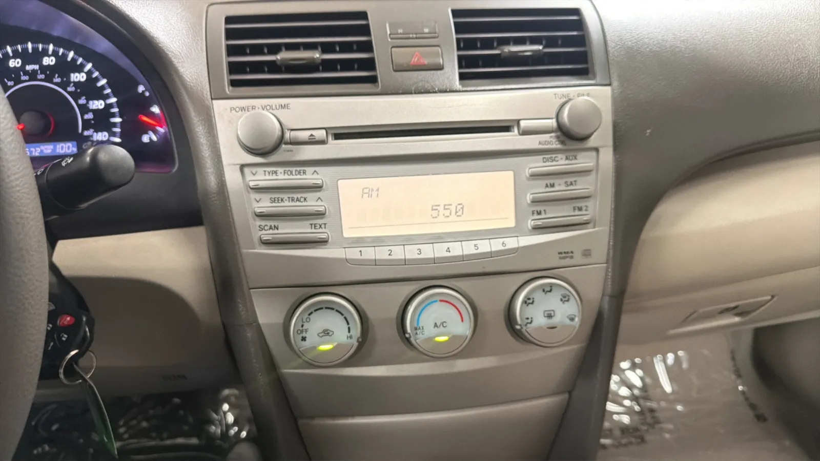 Toyota Camry photo 13