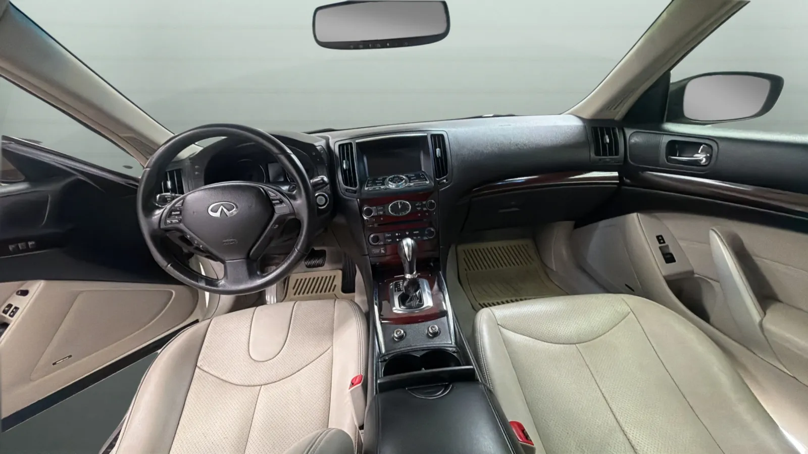 Infiniti G37 photo 9