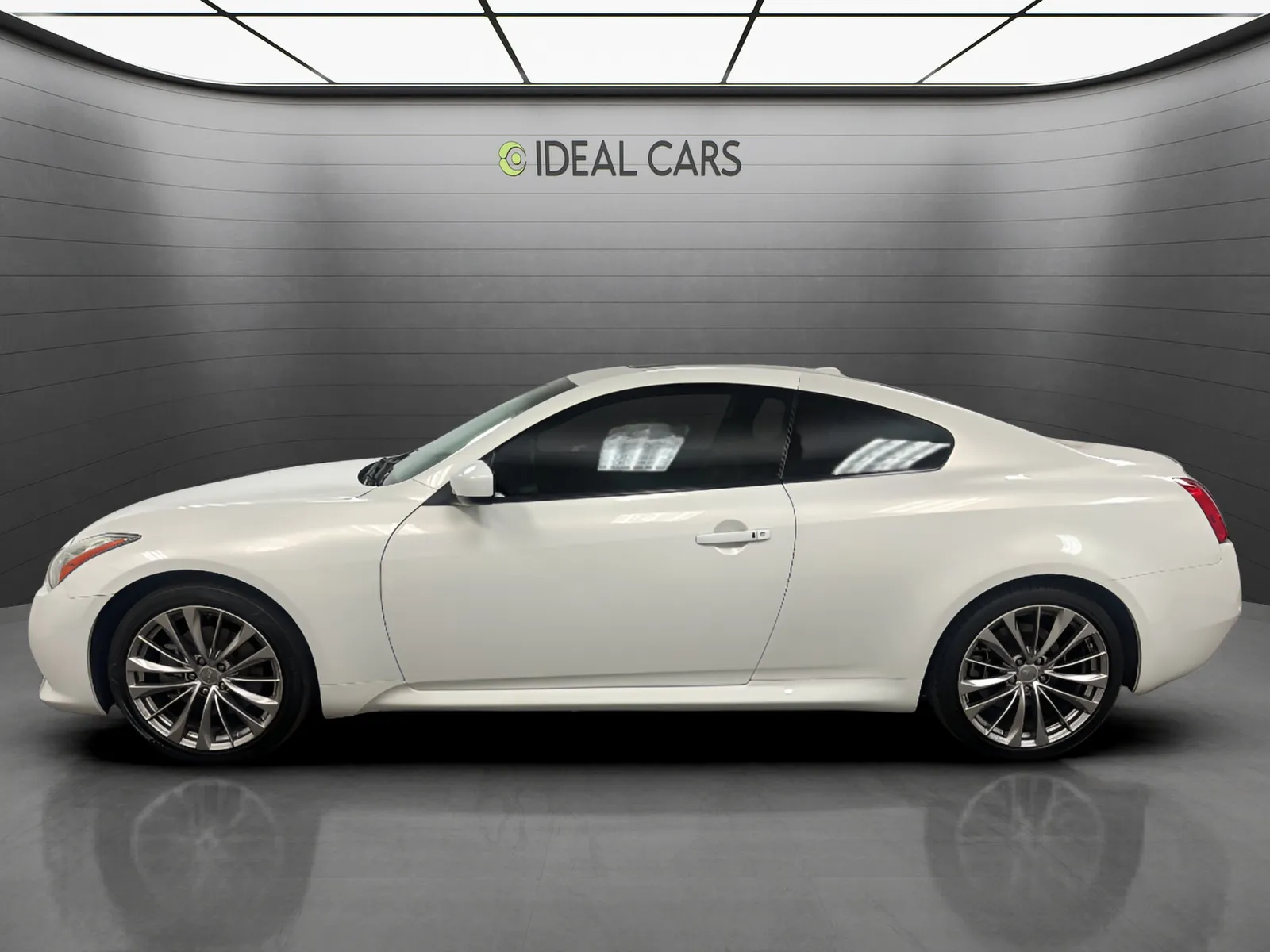 Infiniti G37 photo 8
