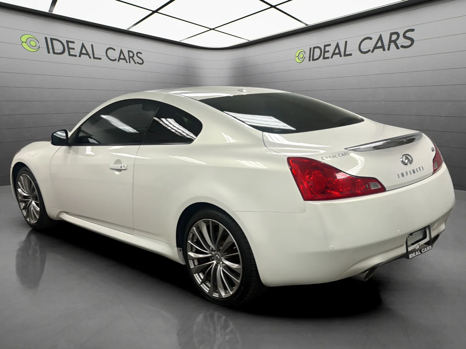 Infiniti G37 photo 7