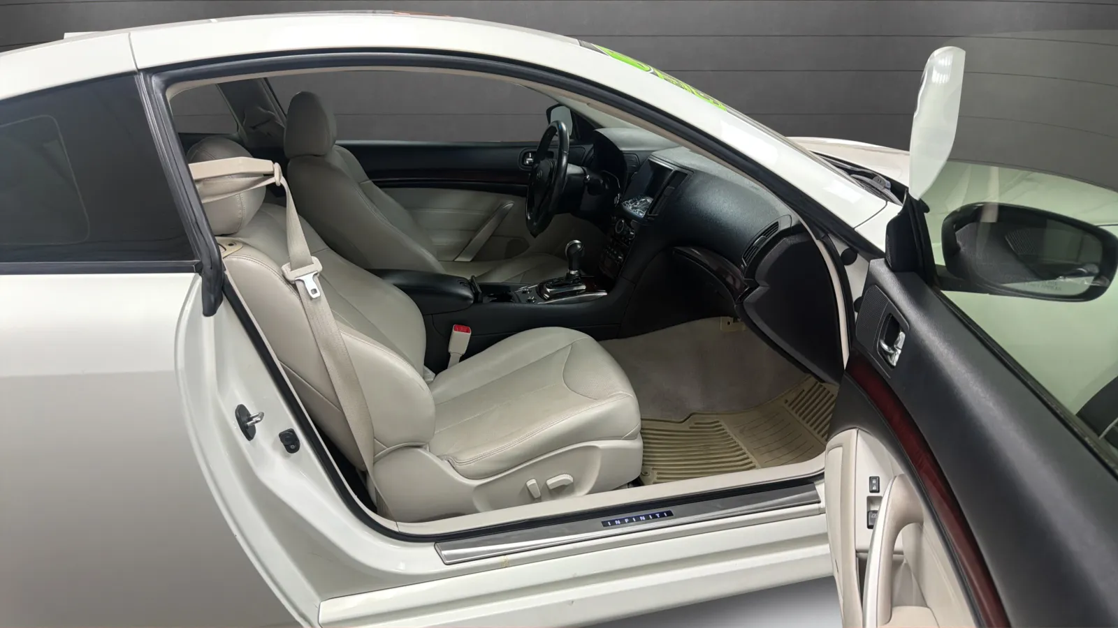Infiniti G37 photo 22