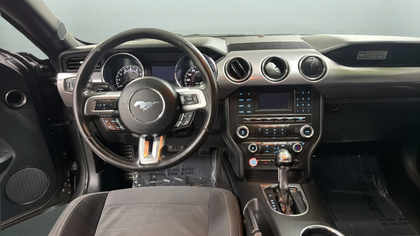 Ford Mustang photo 10