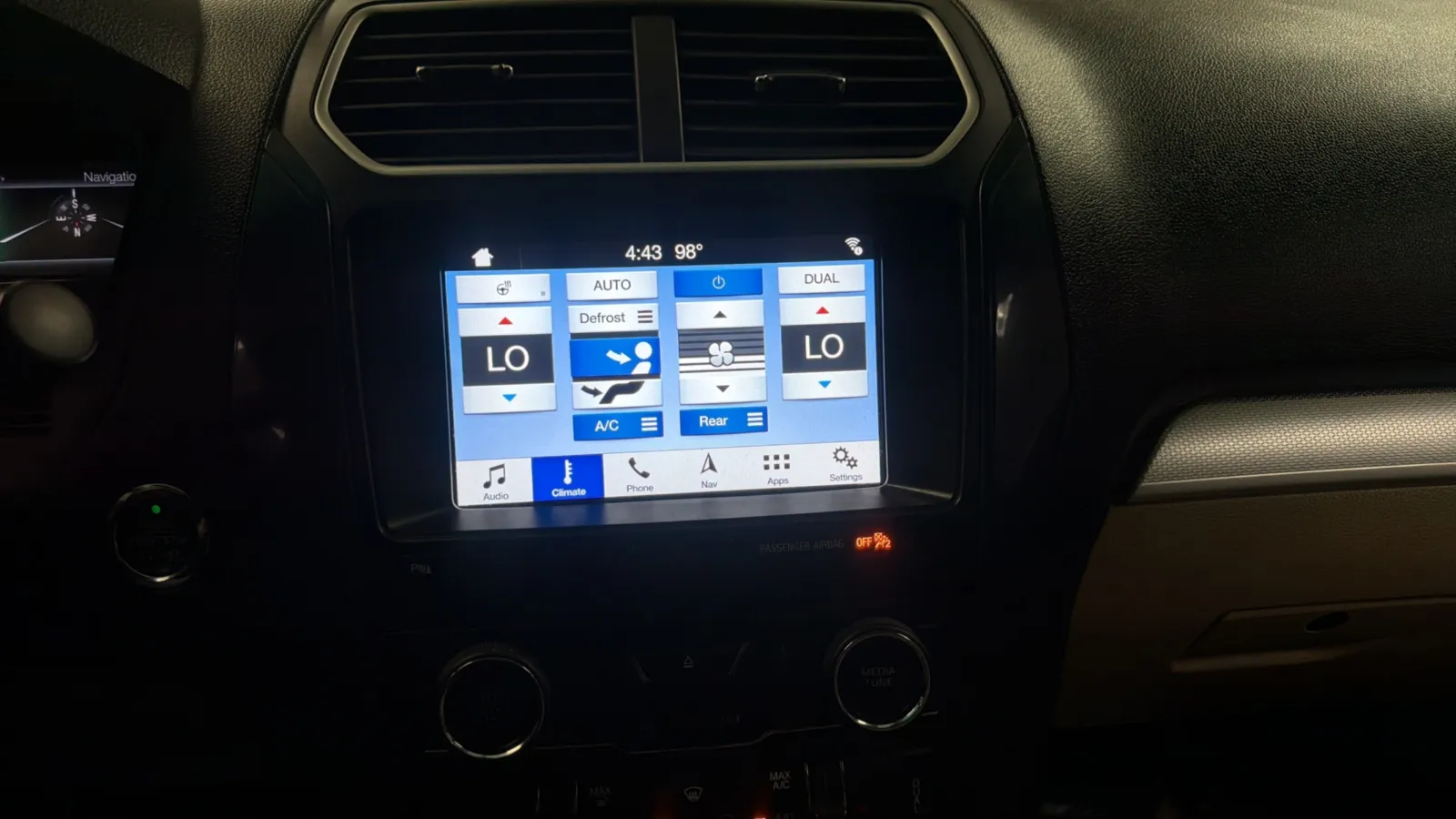 Ford Explorer photo 14