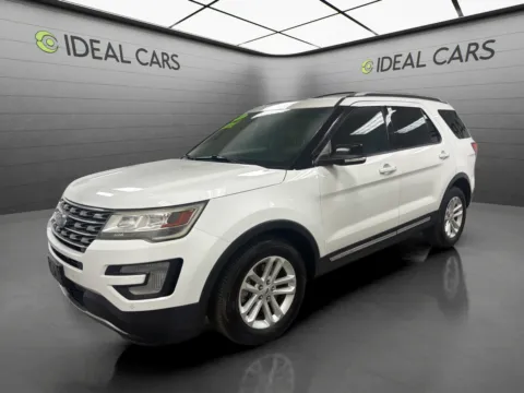 White 2017 Ford Explorer XLT for sale in Mesa, AZ