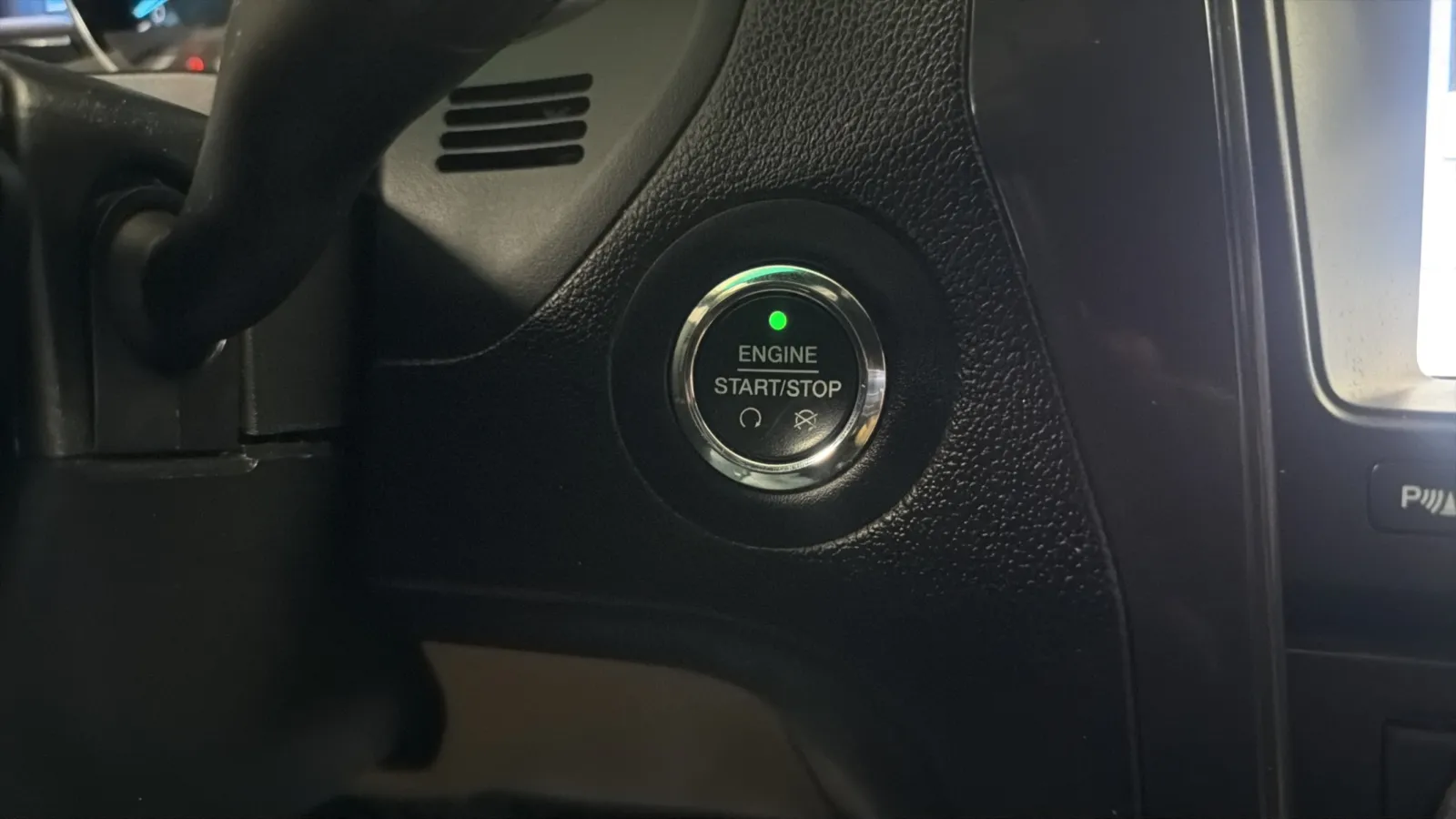 Ford Explorer photo 16