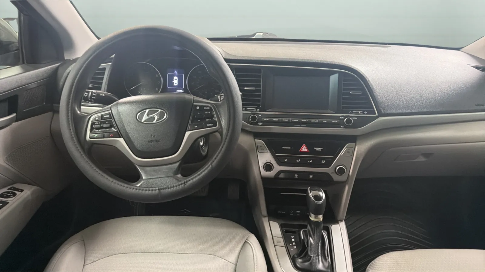 Hyundai Elantra photo 11