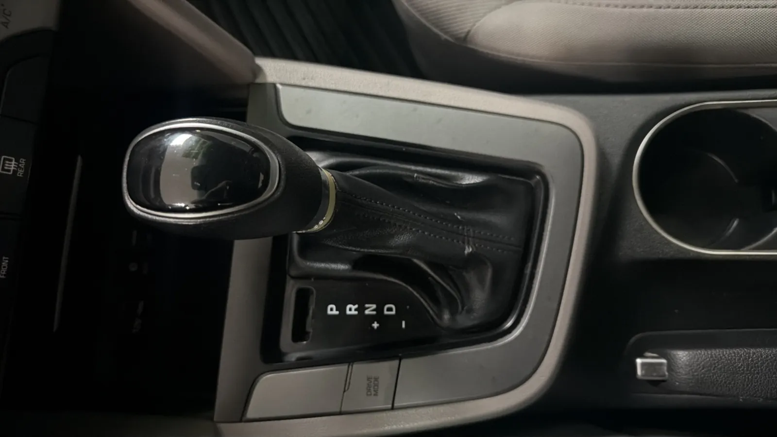 Hyundai Elantra photo 13