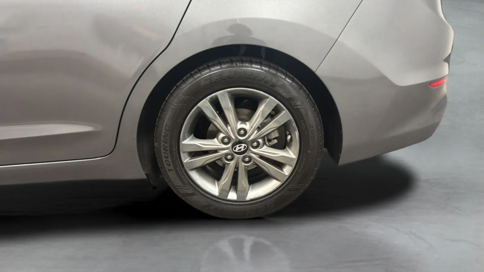 Hyundai Elantra photo 27