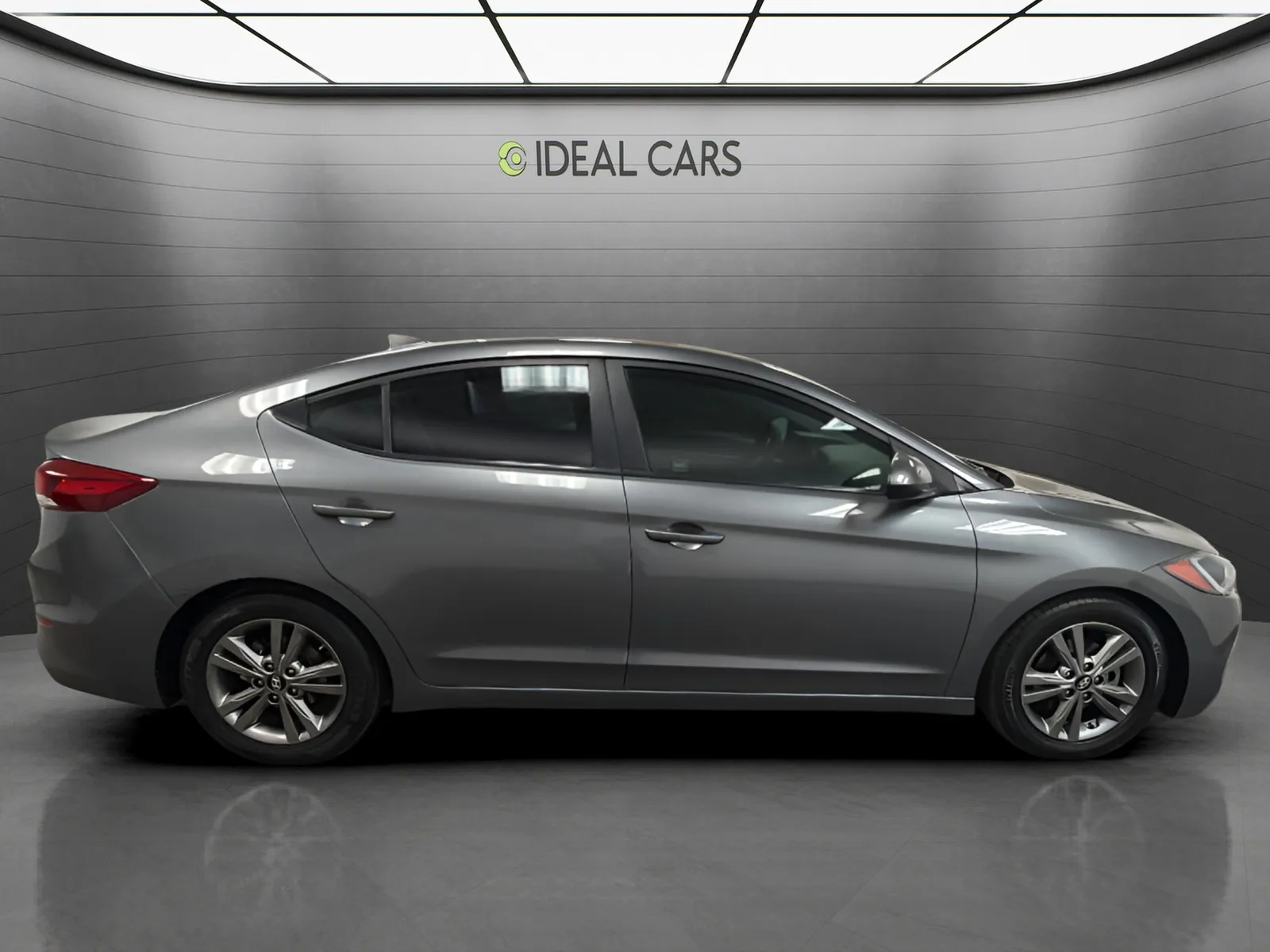 Hyundai Elantra photo 4