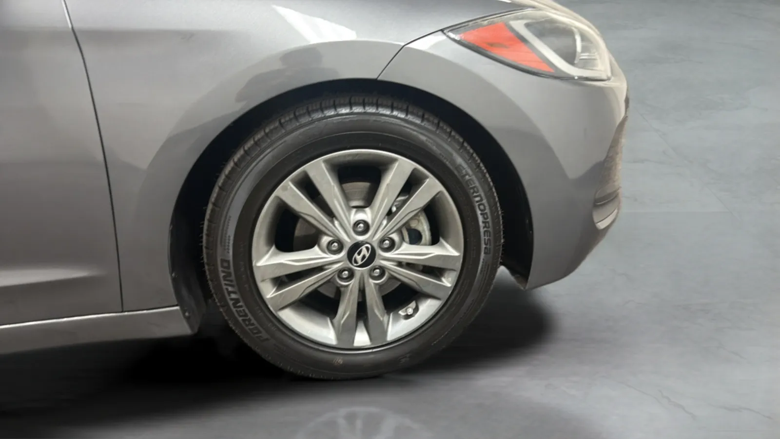 Hyundai Elantra photo 25