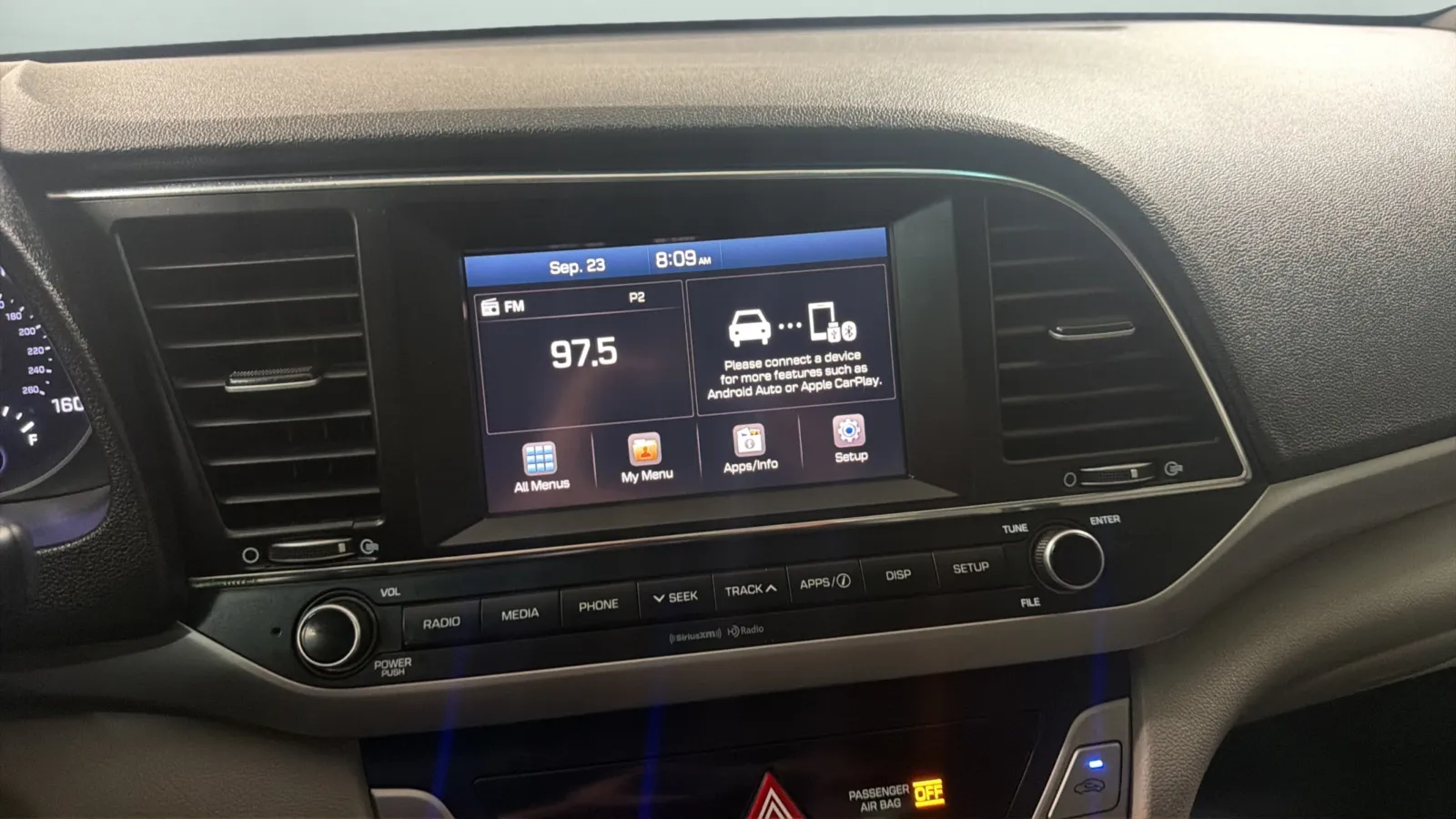Hyundai Elantra photo 14