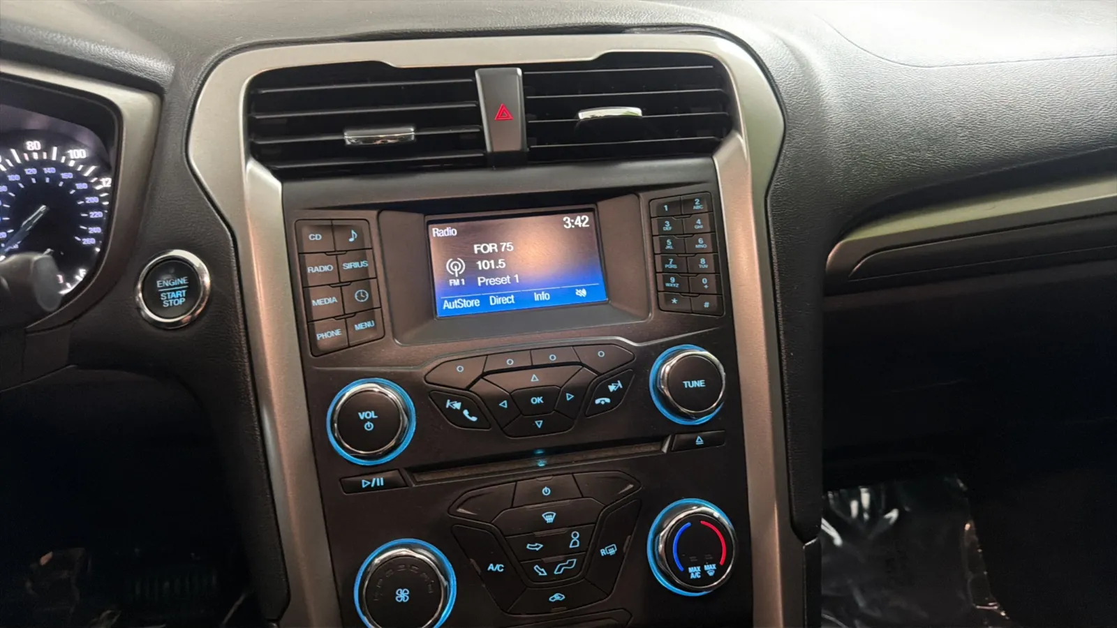 Ford Fusion photo 13
