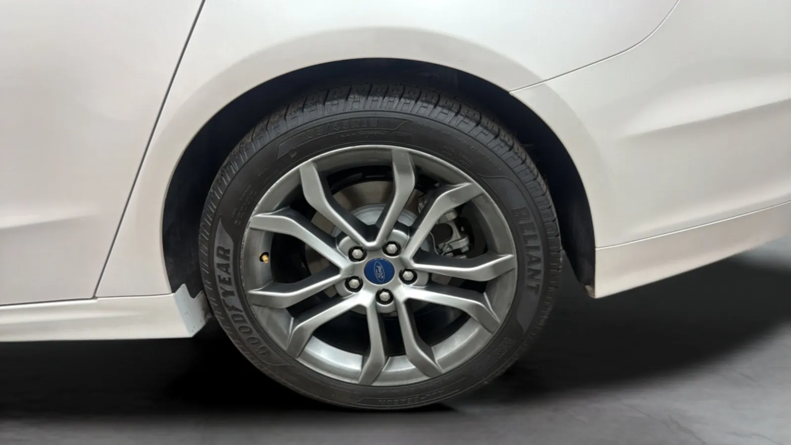 Ford Fusion photo 27